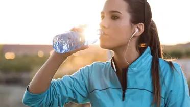 El poder del agua: Hidrátate y cuida el planeta                  