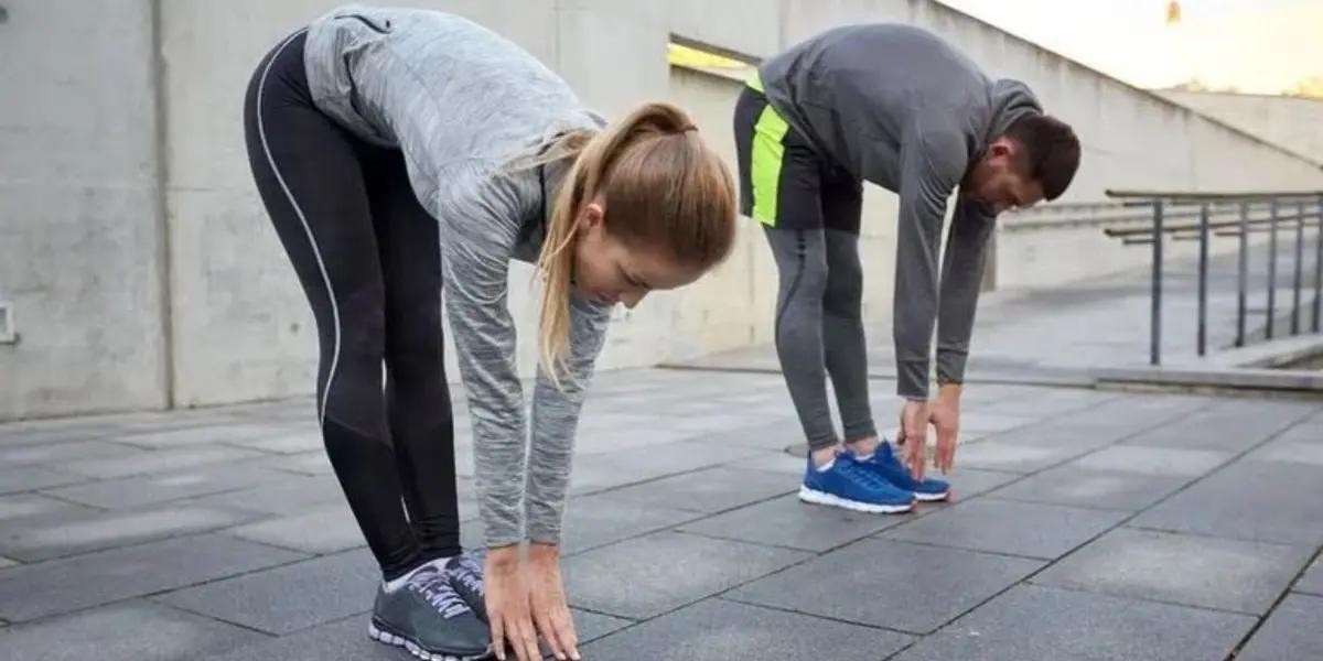 Tres Estiramientos Esenciales en la Naturaleza para Mantener la Flexibilidad