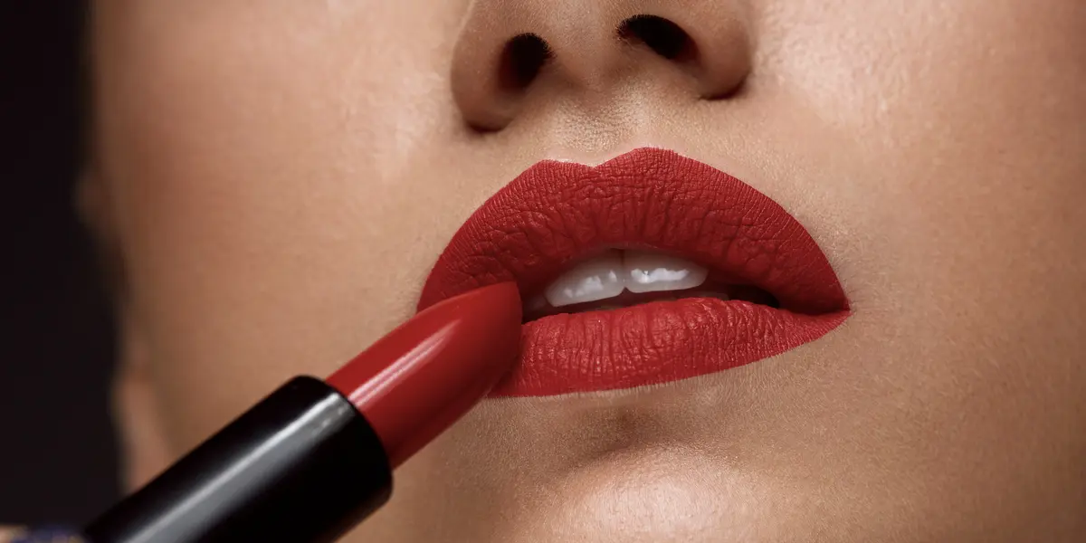 Labios rojos y conciencia ecológica: ¡Sí es posible!                     