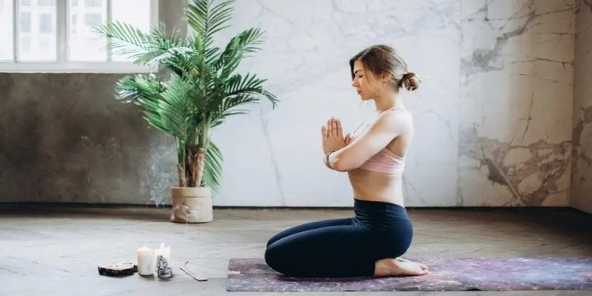 La Postura Ideal para meditar y el poder que hay detrás de las piedras